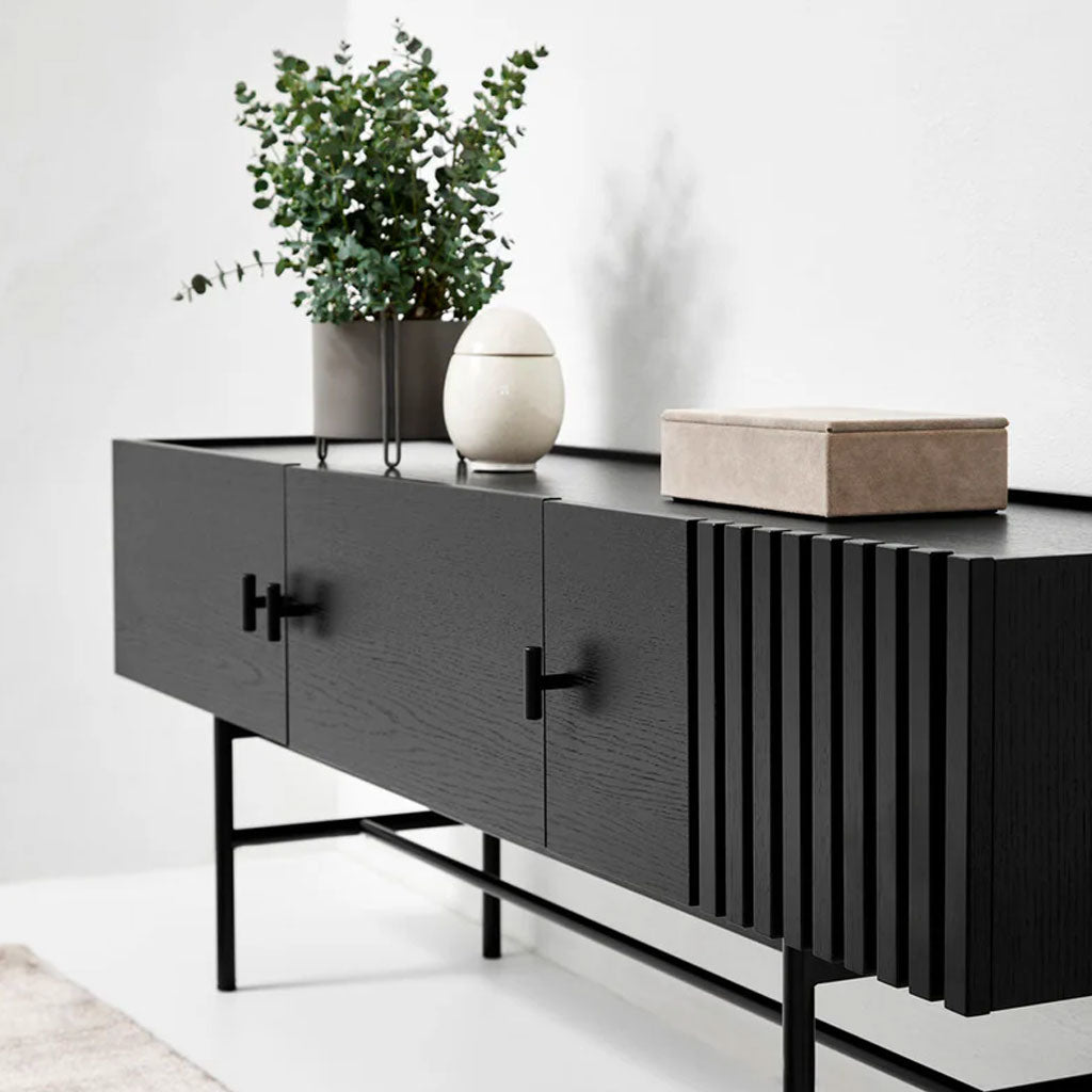 Array Lav Skænk - 150 cm - Sort - WOUD