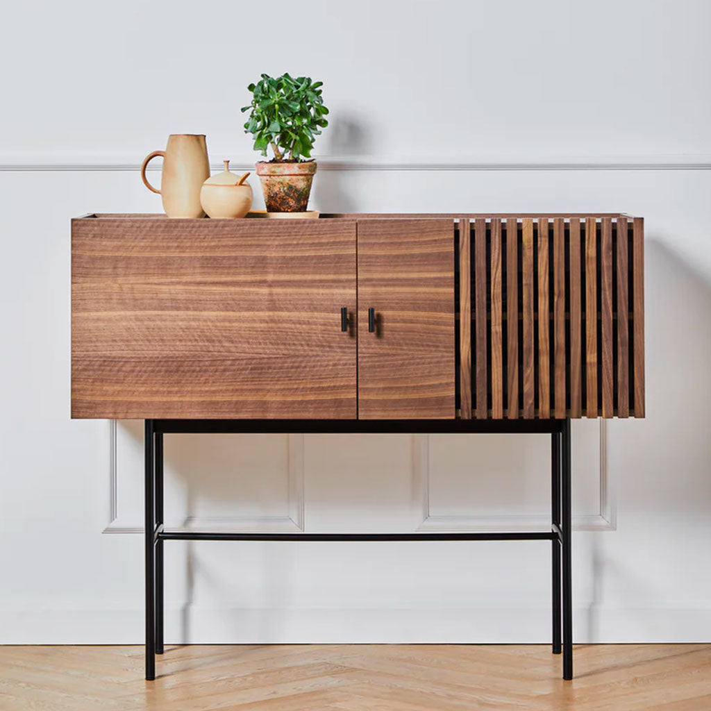 Array Skænk - 120 cm - Valnød - WOUD